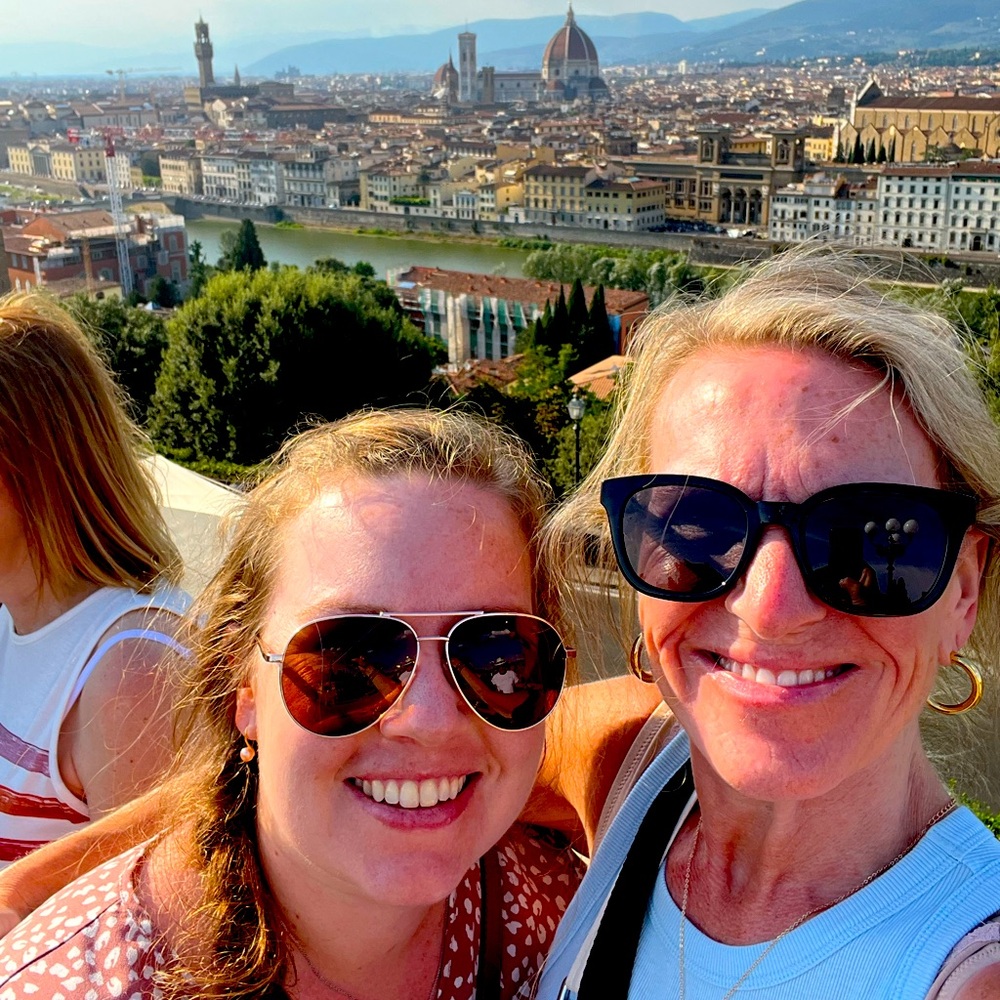 Meet your Posher, Laurie